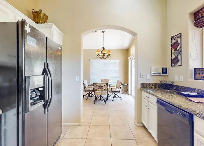 Golf, Hike & Unwind: Retreat W/ Patio! Peoria