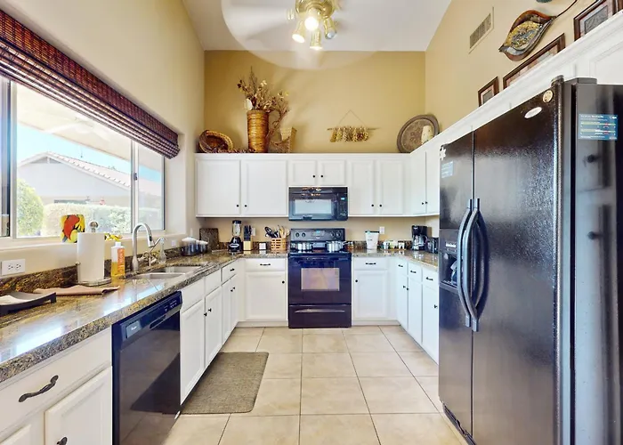 Golf, Hike & Unwind: Retreat W/ Patio! Holiday home *
