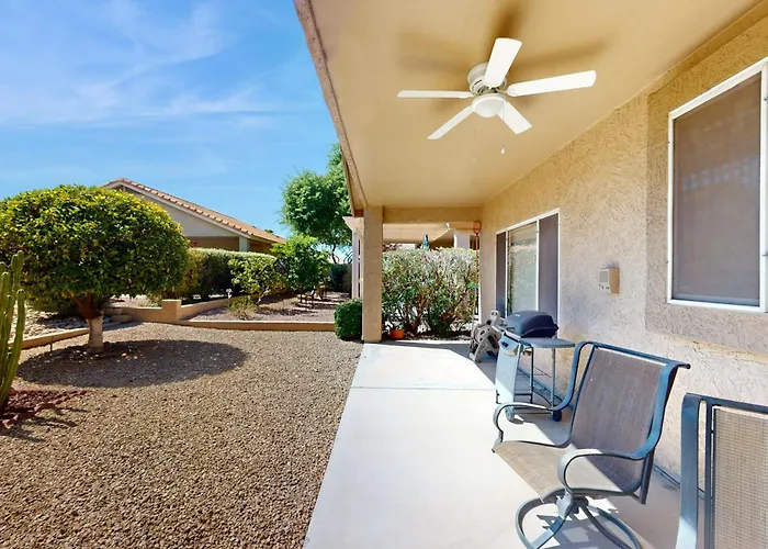 Holiday home Golf, Hike & Unwind: Retreat W/ Patio! Peoria