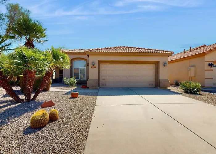 Golf, Hike & Unwind: Retreat W/ Patio!