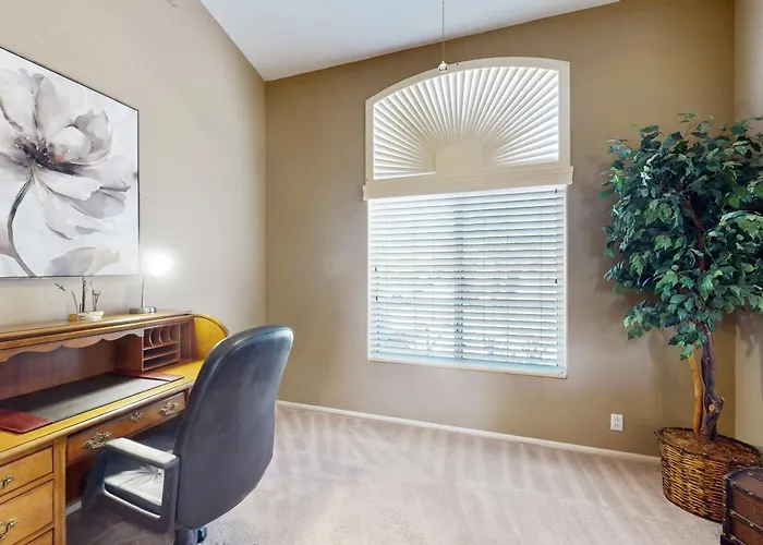 Golf, Hike & Unwind: Retreat W/ Patio! Holiday home Peoria