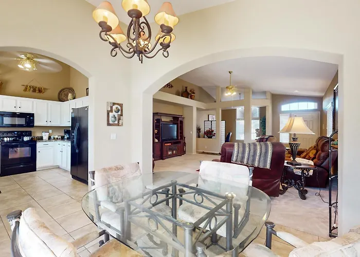 Golf, Hike & Unwind: Retreat W/ Patio! Peoria